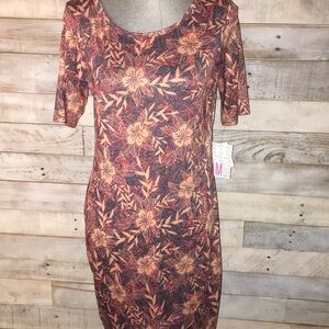 NWT BEAUTIFUL floral Medium Julia